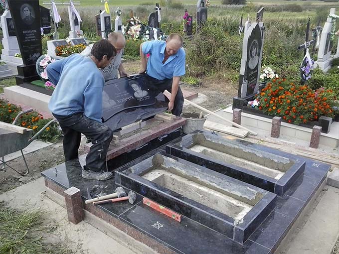 Установка надгробных памятников и мемориальных компонентов